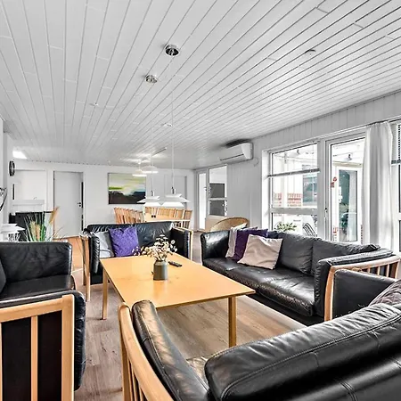 Vester Storetoft Xii